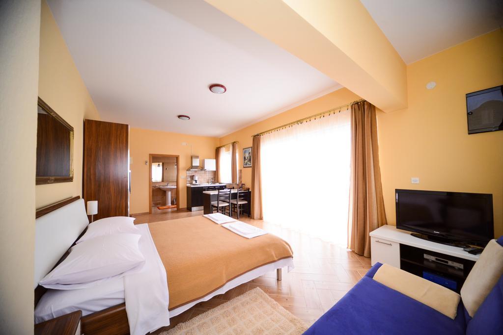 Apartments Dalmacija Starigrad Paklenica Pokoj fotografie
