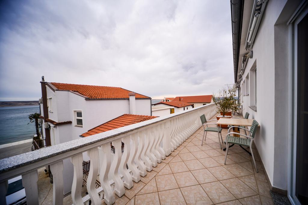 Apartments Dalmacija Starigrad Paklenica Pokoj fotografie